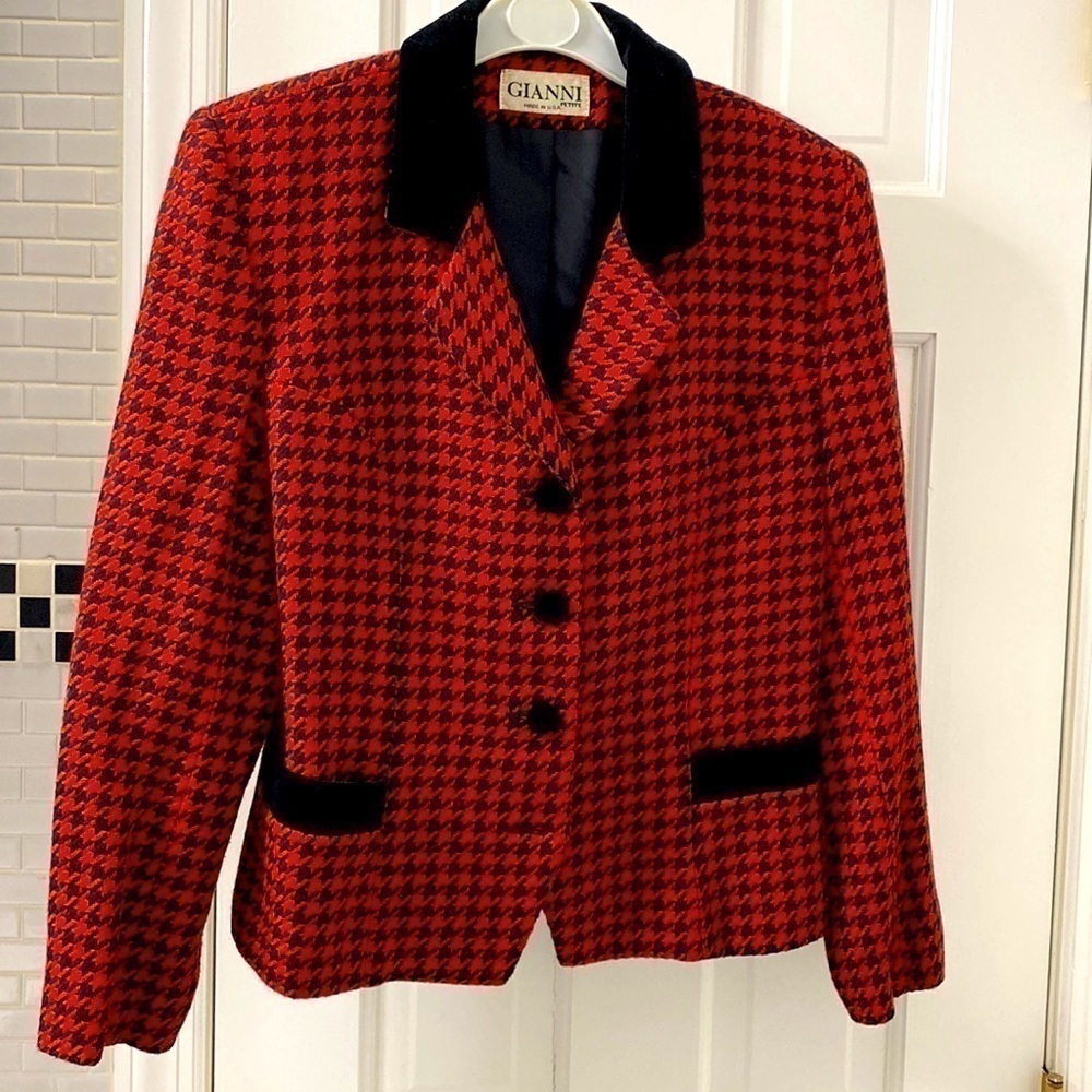 Gianni wool blend red and black plaid jacket/ blazer. Black velvet trim. Size 6P